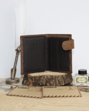 Cartera hombre cuero vintage con broche