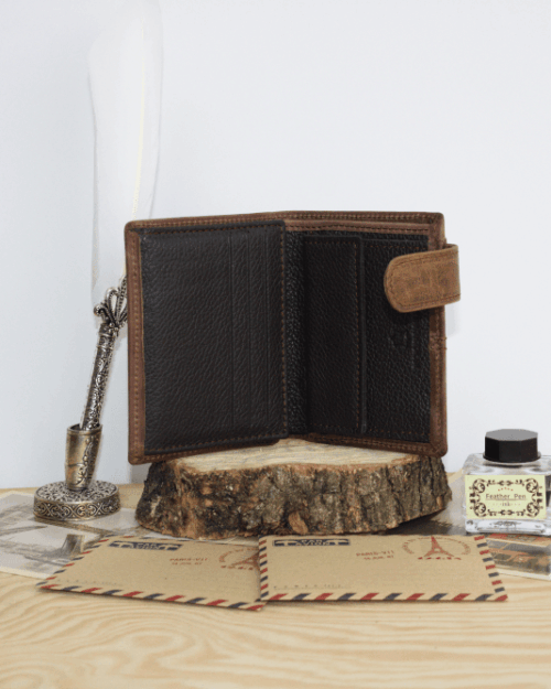 Cartera hombre cuero vintage con broche