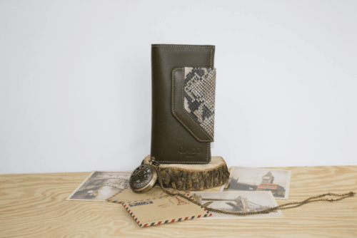 Cartera mujer grande piel serpiente y oliva