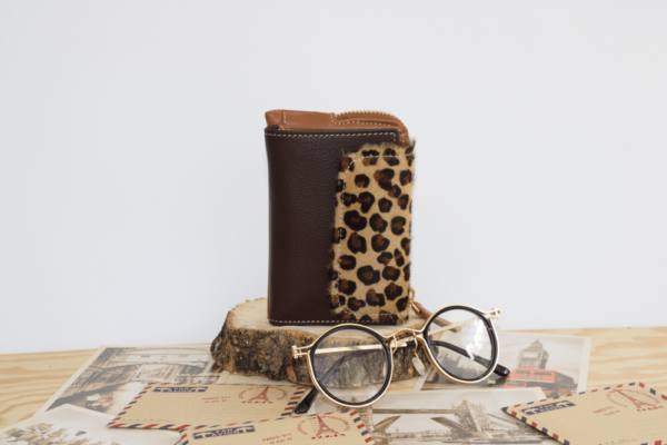 Cartera mujer pequeña piel leopardo y cuero